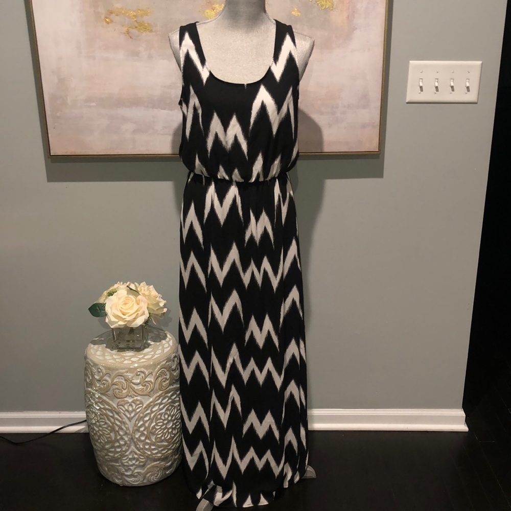 H&M size large black and white spring/summer maxi dress